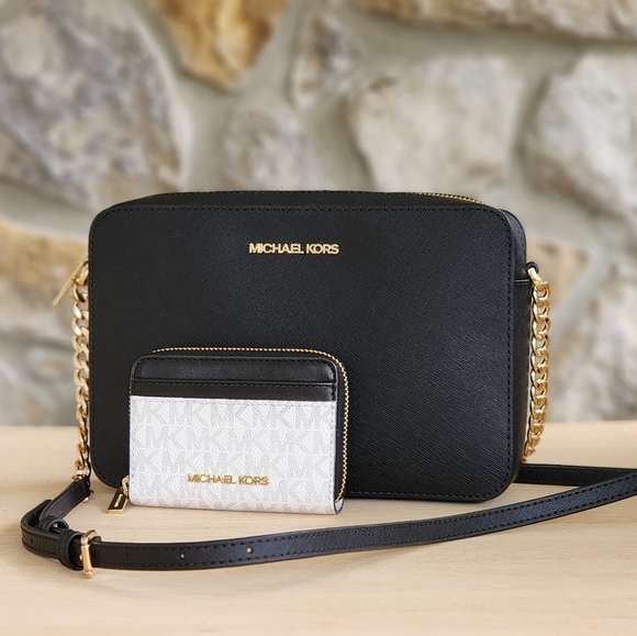 Michael Kors Handbags - Michael Kors Jet Set EW LG Crossbody SET